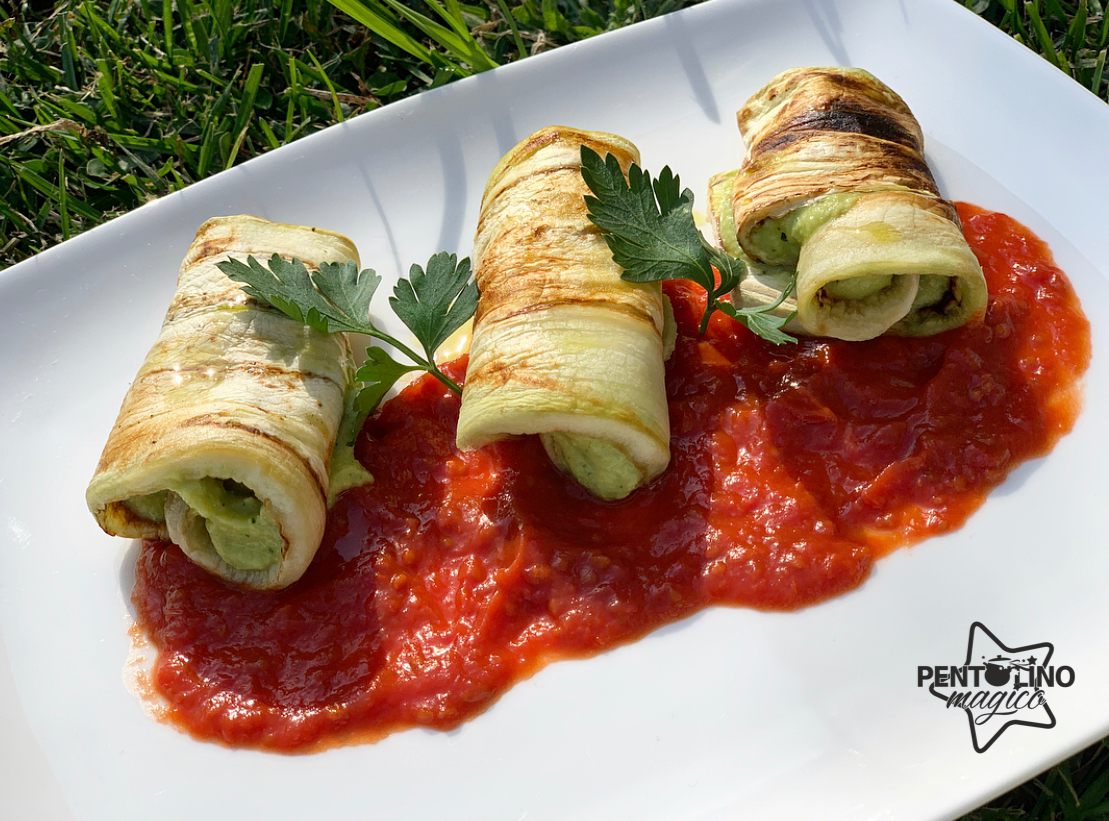 Involtini di melanzana con ceci e salsa piccante